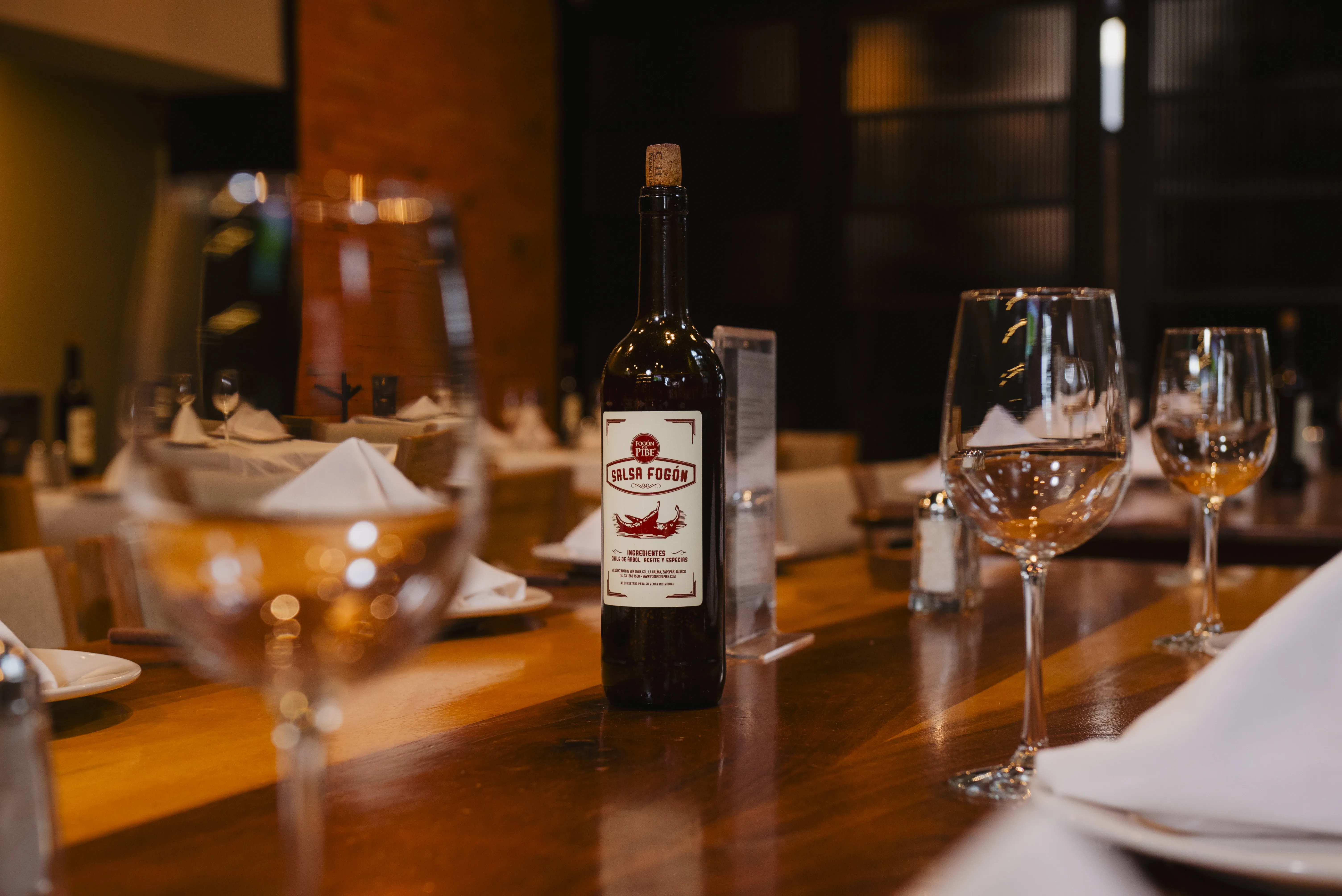 Vista amplia del salón principal de El Fogón del Pibe en Zapopan